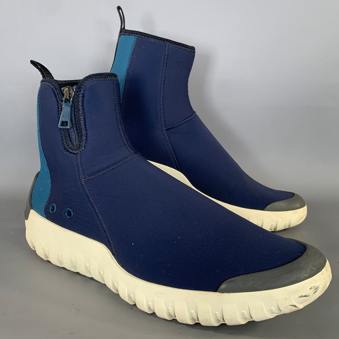 PRADA Size 9.5 Navy White Fabric Pull On Boots