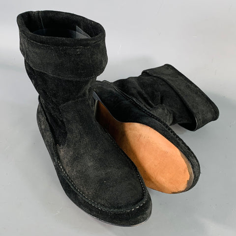ELIZABETH and JAMES Size 10 Black Suede Moccasin Boots