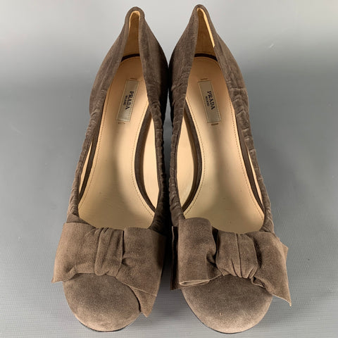 PRADA Size 8.5 Grey Ruched Kitten Heels Pumps