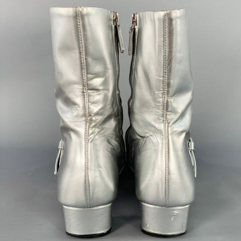 GUCCI Size 8.5 Metallic Silver Leather Side Zipper Ankle Boots