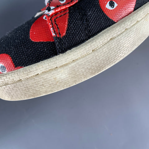 CONVERSE Size 10 Black Red Hearts Canvas Sneakers