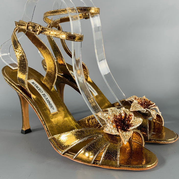 MANOLO BLAHNIK Size 8 Gold Leather Crackled Beaded Sandals