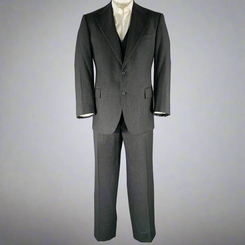 Costume trois pièces POLO by RALPH LAUREN, taille 44, en laine vierge clou de tête, anthracite.