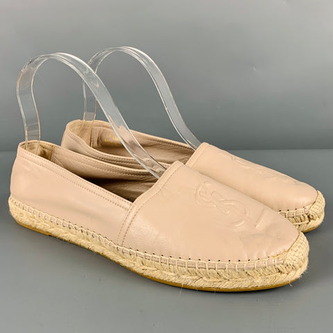 SAINT LAURENT Talla 9.5 Alpargatas planas de cuero repujado beige
