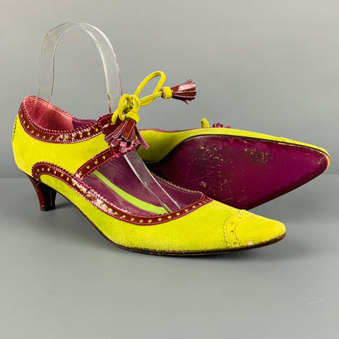 ETRO Talla 7.5 Zapatos de tacón con borlas de charol perforado de ante verde burdeos
