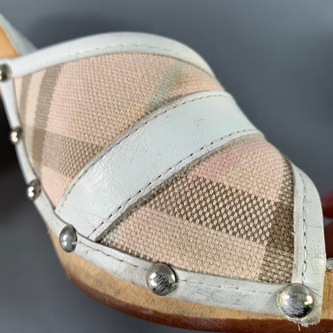 BURBERRY Size 7 White Beige Leather Plaid Buckle Sandals