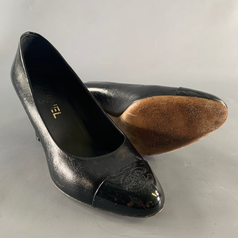 CHANEL Size 8.5 Black Leather Classic Pumps