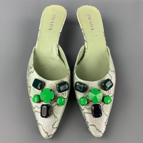 PRADA Talla 8.5 Bombas de tacón de gatito de seda con adornos verdes