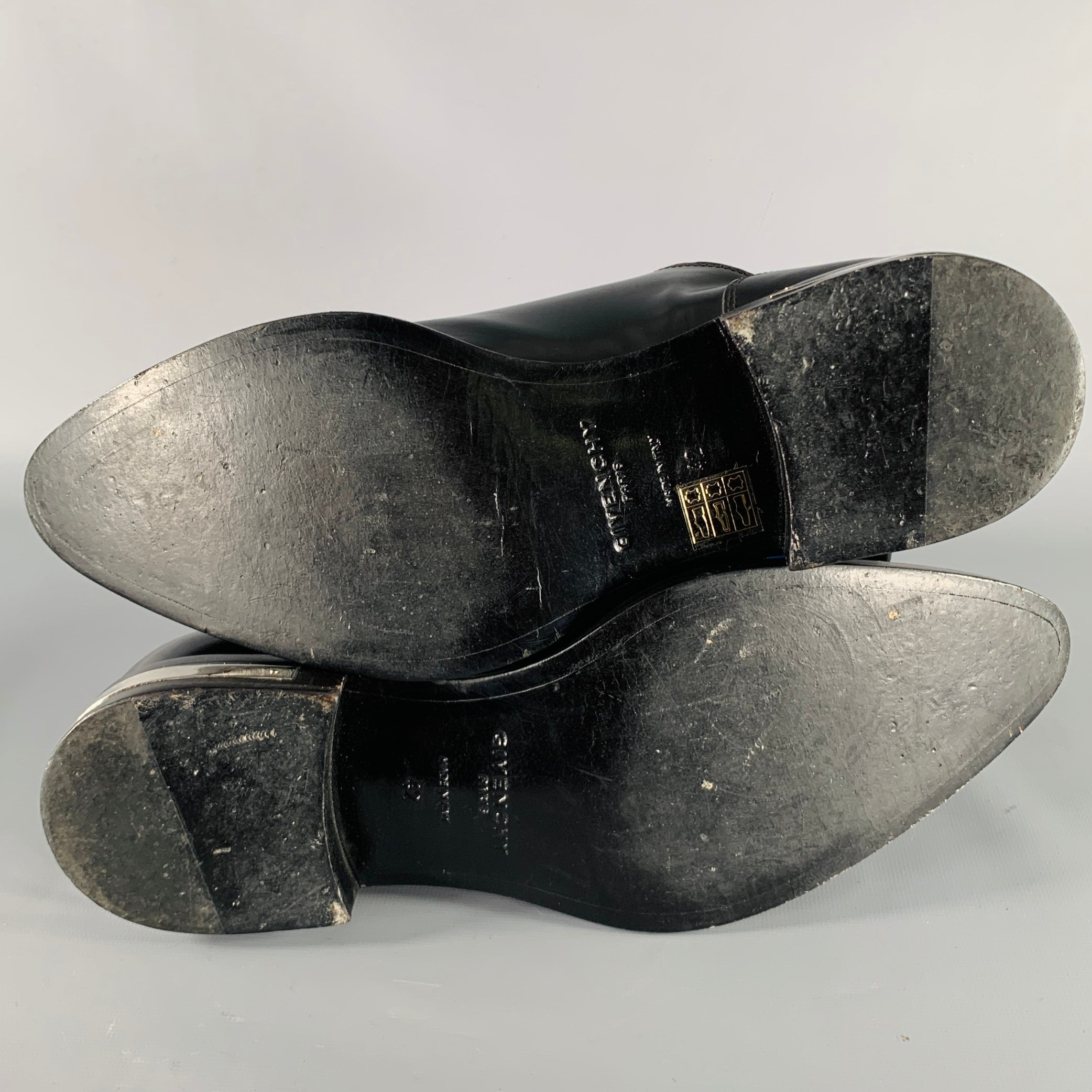 GIVENCHY Size 9 Black Leather Metal Trim Lace-Up Shoes – Sui