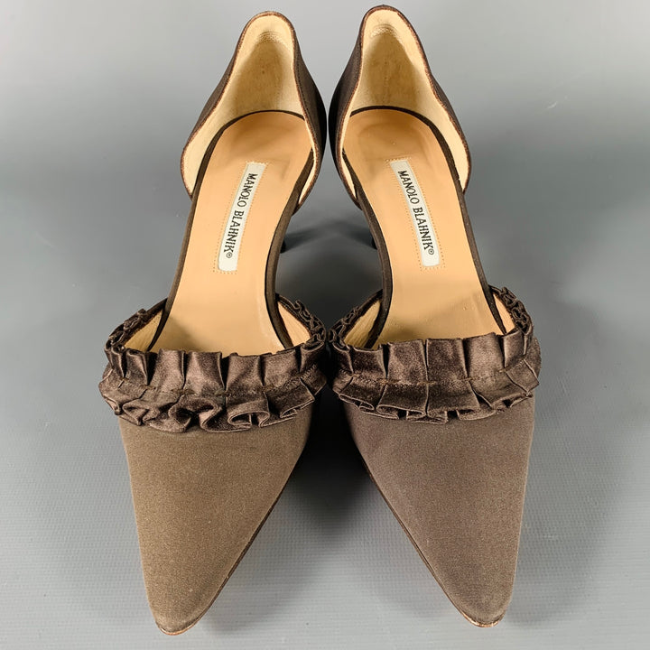 MANOLO BLAHNIK Size 9 Brown Silk Ruffled Kitten Heels Pumps