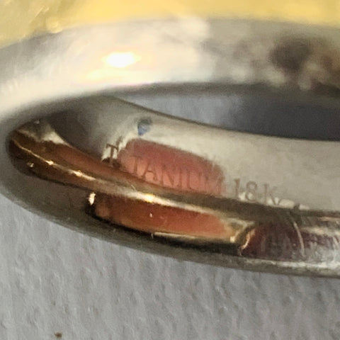 VINTAGE Ring Size 8.5 Silver 18K Gold Titanium Ring