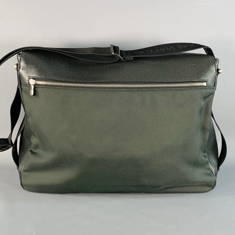 LOUIS VUITTON Dersou Taiga Black Green Nylon Twill Leather Messenger Bag