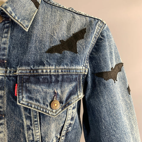 LEVI'S Size M Blue Black Bats Cotton Denim Jacket