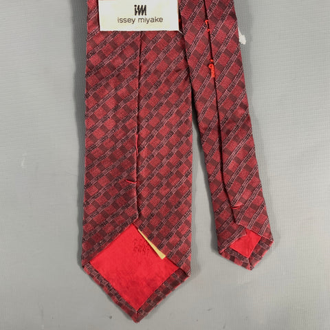 ISSEY MIYAKE Red Burgundy Plaid Silk Tie