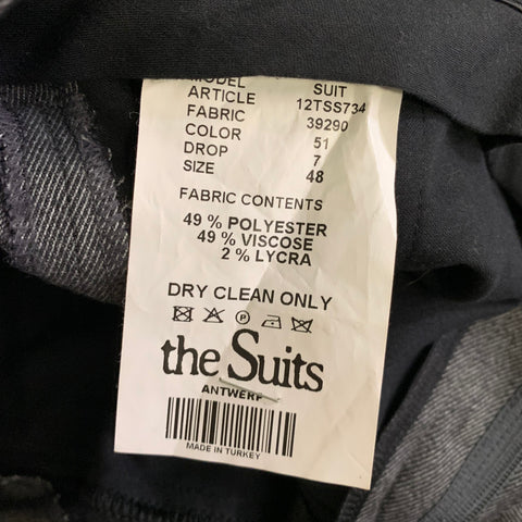 THE SUITS ANTWERP Chest Size 40 Grey Stripe Polyester Blend Peak Lapel 34 Suit