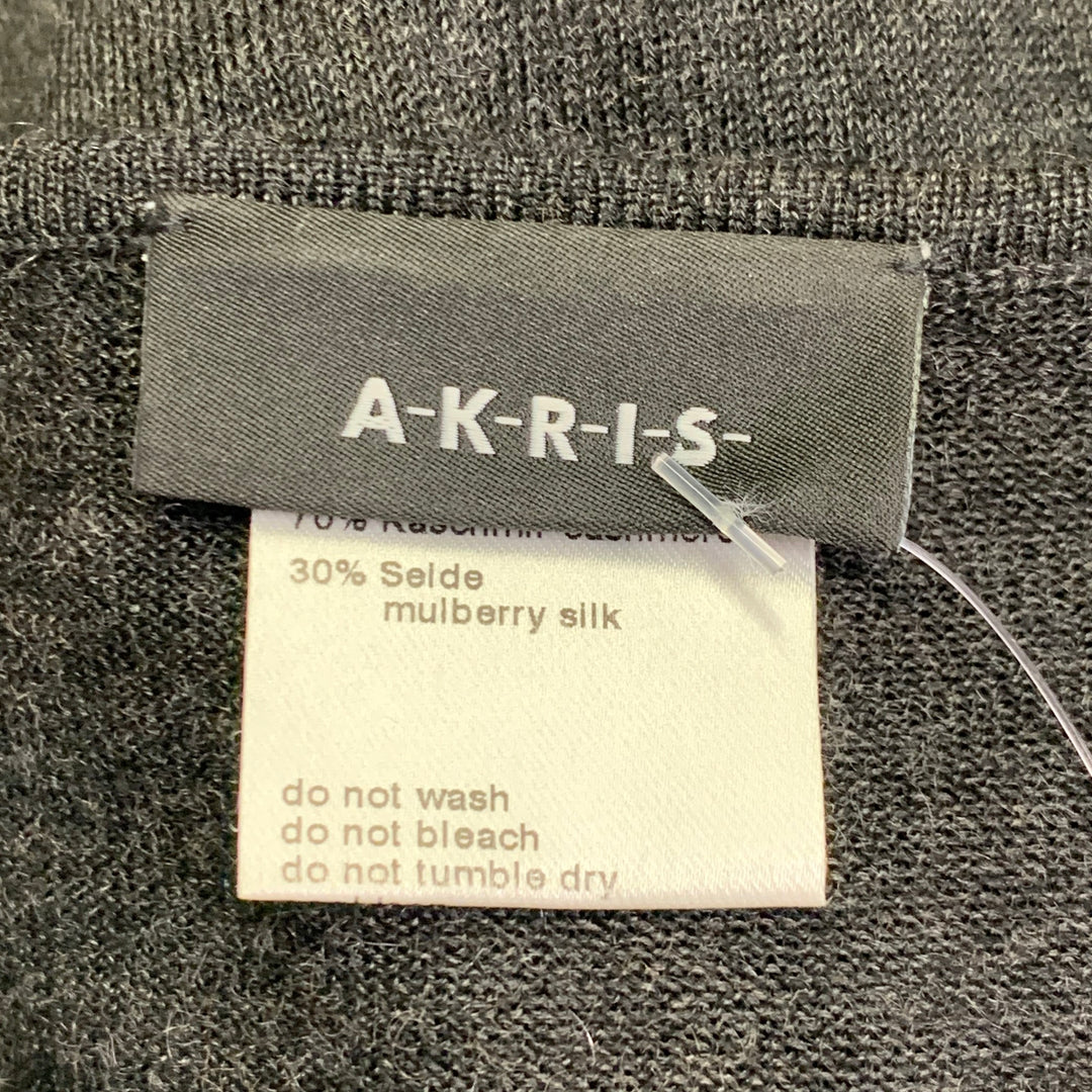 AKRIS Size 12 Charcoal Grey Cashmere Silk Jersey Crew Neck Pullover