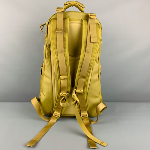 VISVIM Verde -Cordura 20L- Mochila con ribete de cuero de nailon