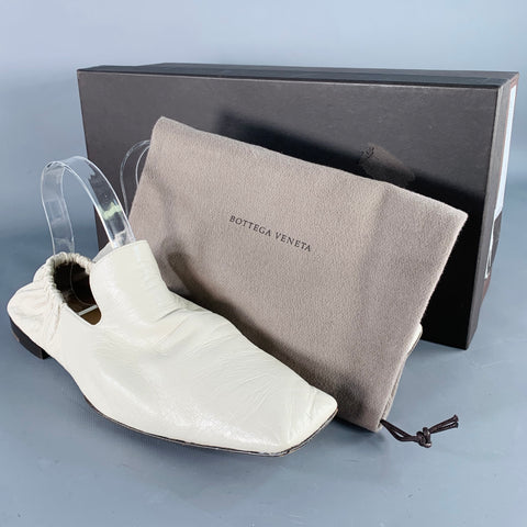BOTTEGA VENETA Size 12 Crunch Lux Cream Leather Square Toe Flats
