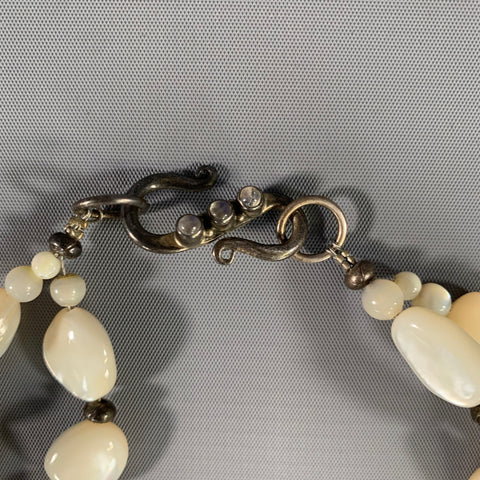 NO BRAND White Cream Mother of Pearl Necklace