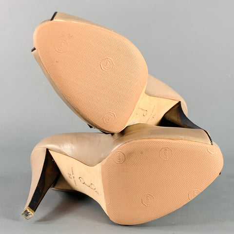 OSCAR DE LA RENTA Size 6 Beige Brown Contrast Trim Mary Jane Platform Pumps