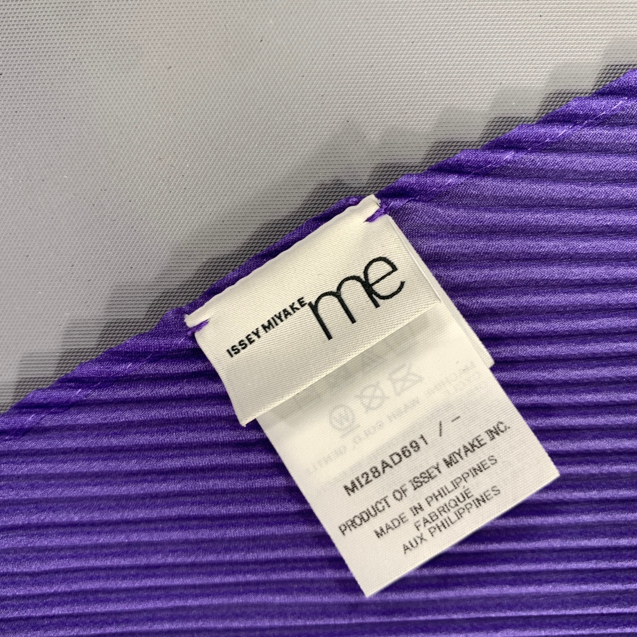 ISSEY MIYAKE MEN マフラー 薄紫と紫のチェック柄 ISSEY MIYAKE Purple Yellow Stripe Polyester Scarves & Shawls – Sui