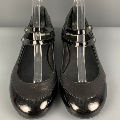 CHANEL Talla 8.5 Zapatos planos Mary Jane de charol negro
