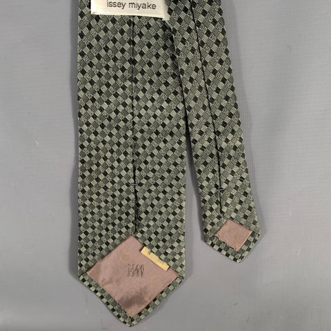 ISSEY MIYAKE Green Navy Plaid Silk Tie