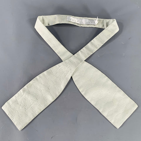BRENDA KETT Silver Jacquard Silk Bow Tie