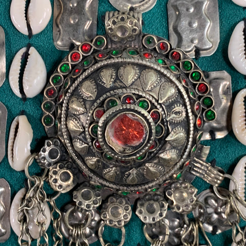 VINTAGE Size L Green Silver Beaded Cowrie Shells Open Front Vest