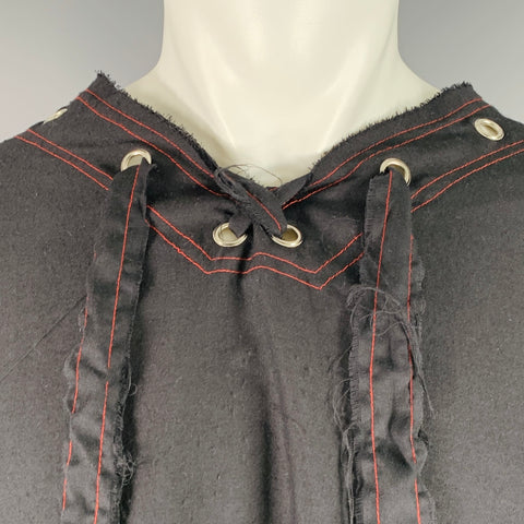 YOUTHS IN BALACLAVA Taille S Chemise de pirate à manches longues noire surpiquée contrastante