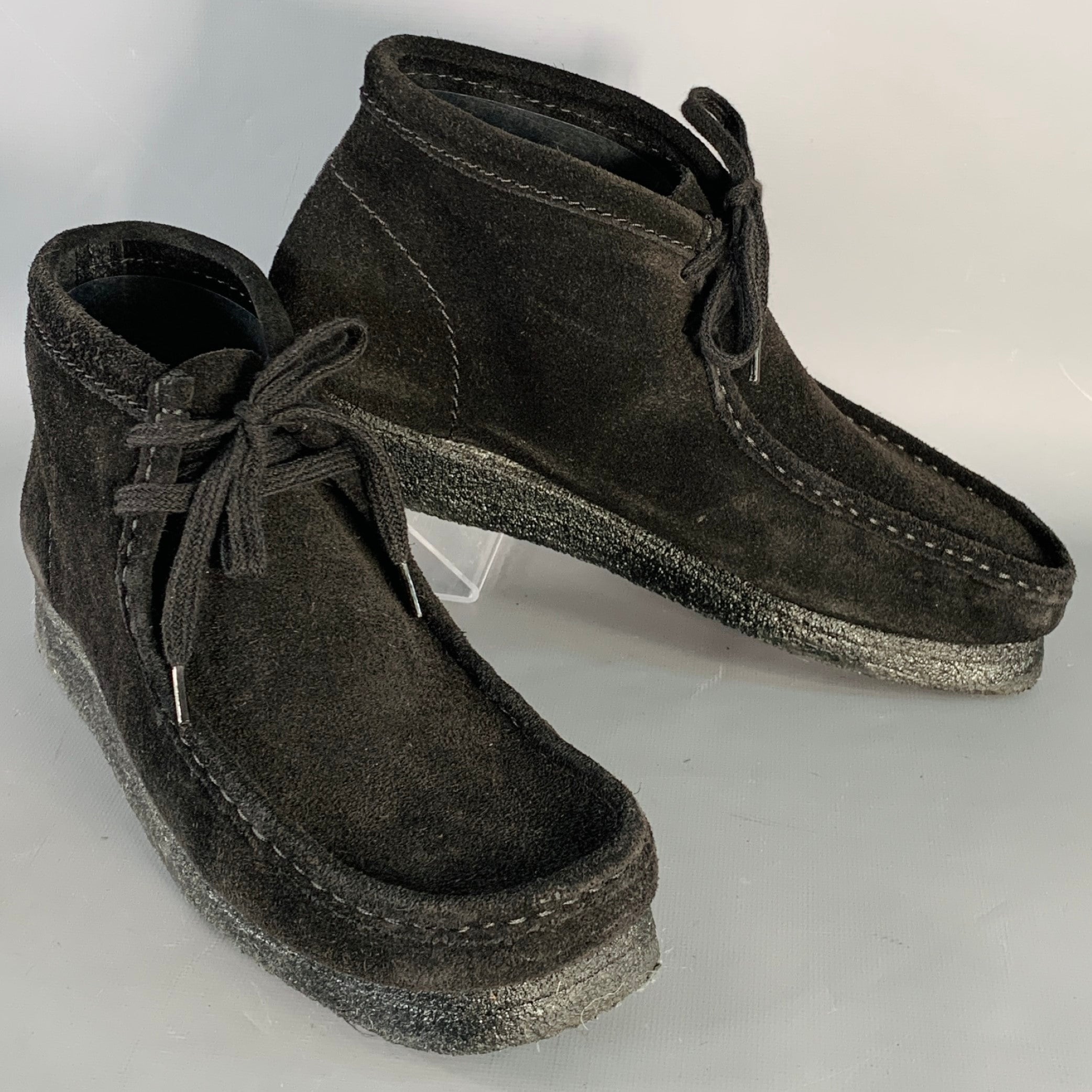 CLARKS Size 9 Wallabee Black Suede Crepe Sole Moccasin Ankle Boots
