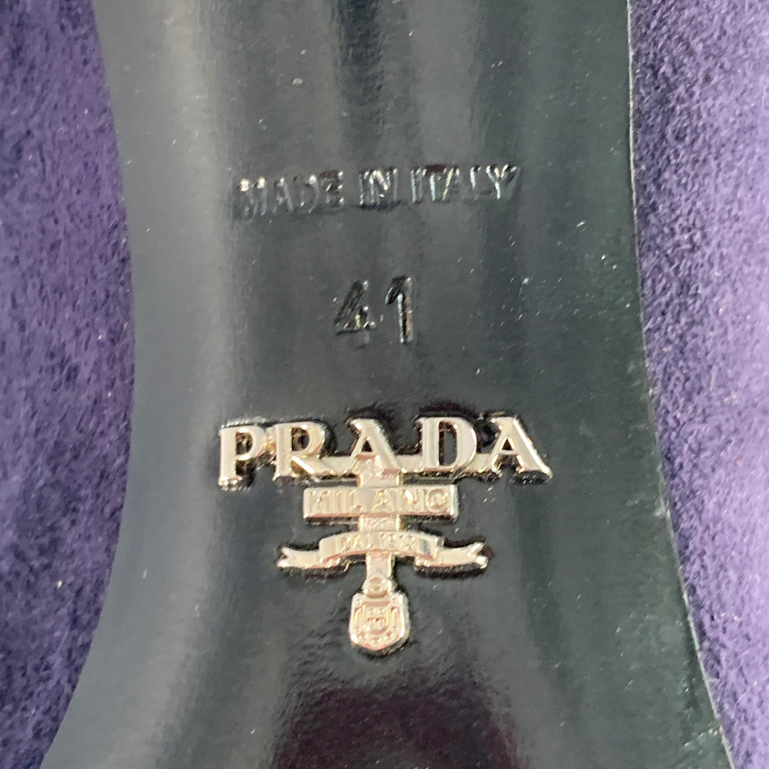 PRADA Size 11 Navy Suede Bow Pointed Toe Kitten Heel Pumps