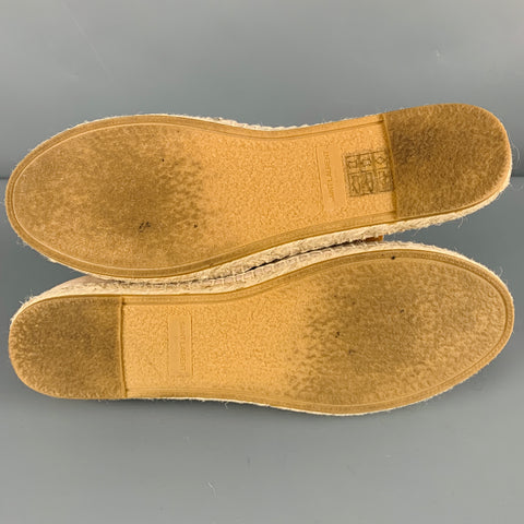 SAINT LAURENT Talla 9.5 Alpargatas planas de cuero repujado beige