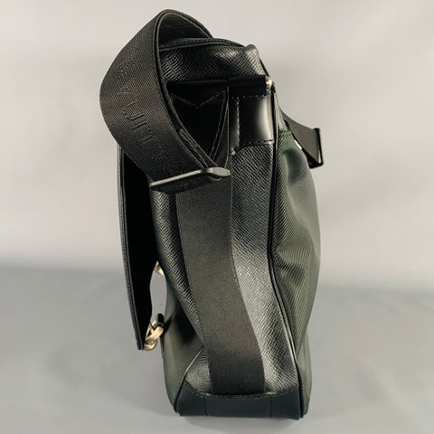 LOUIS VUITTON -Taiga Dersou- Black Dark Green Nylon Leather Messenger Bag