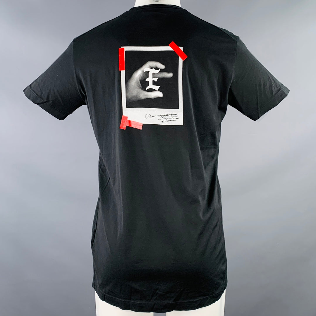 DSQUARED2 Size M Black White Red Photograph Print Cotton Crew-Neck T-shirt