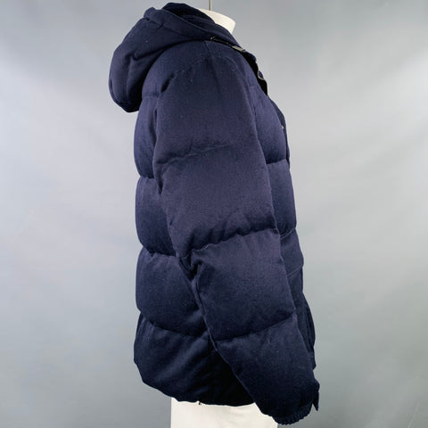 Manteau matelassé Emporio Armani en laine et cachemire bleu marine, taille 44