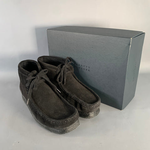 CLARKS Size 9 Wallabee Black Suede Crepe Sole Moccasin Ankle Boots