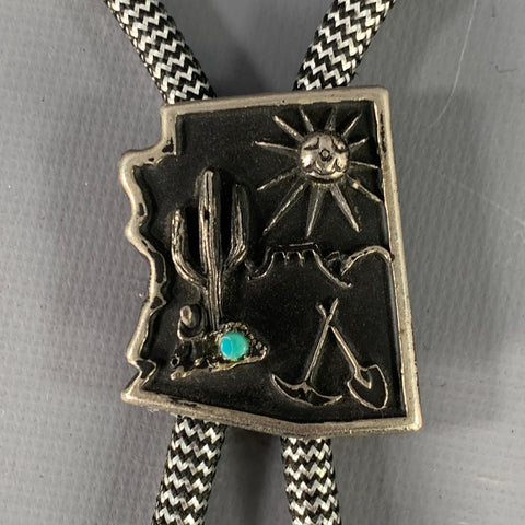 Bolo cravate vintage en métal bleu argenté avec cactus de l'État de l'Arizona