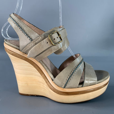 CHLOE Size 6.5 Grey Natural Leather Wedge Sandals