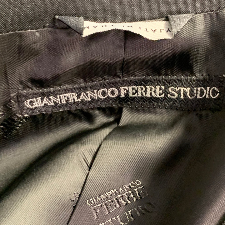 GIANFRANCO FERRE Size 48 Regular Black Virgin Wool Notch Lapel Suit