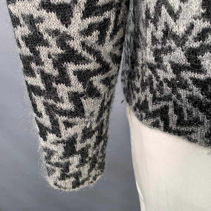 SAINT LAURENT 2019 Size L Grey Black Zig Zag Wool Blend Crew Neck Sweater