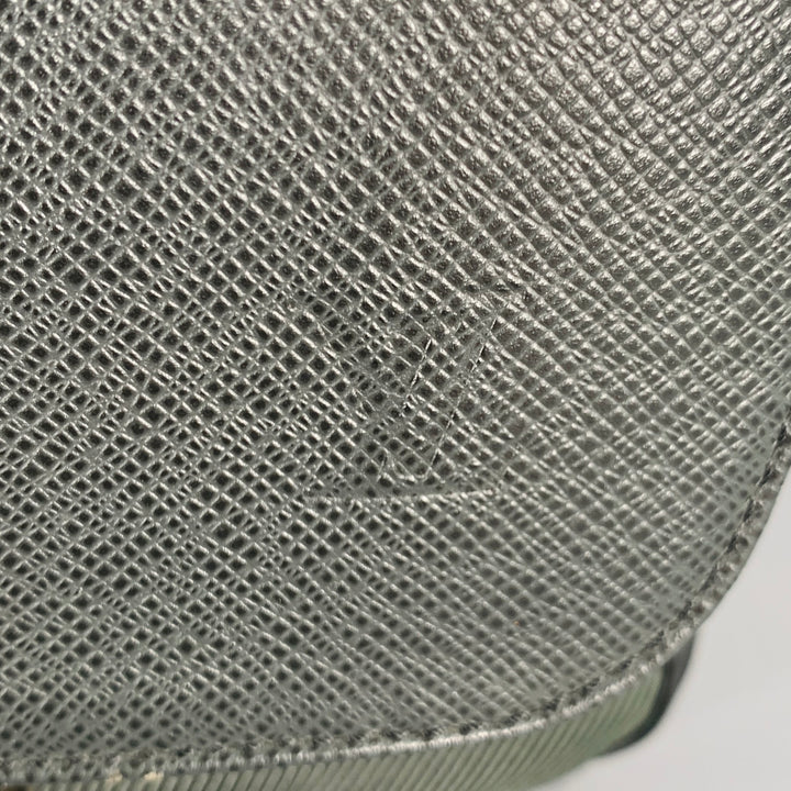 LOUIS VUITTON -Taiga Dersou- Black Dark Green Nylon Leather Messenger Bag