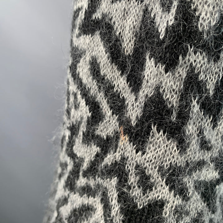SAINT LAURENT 2019 Size L Grey Black Zig Zag Wool Blend Crew Neck Sweater