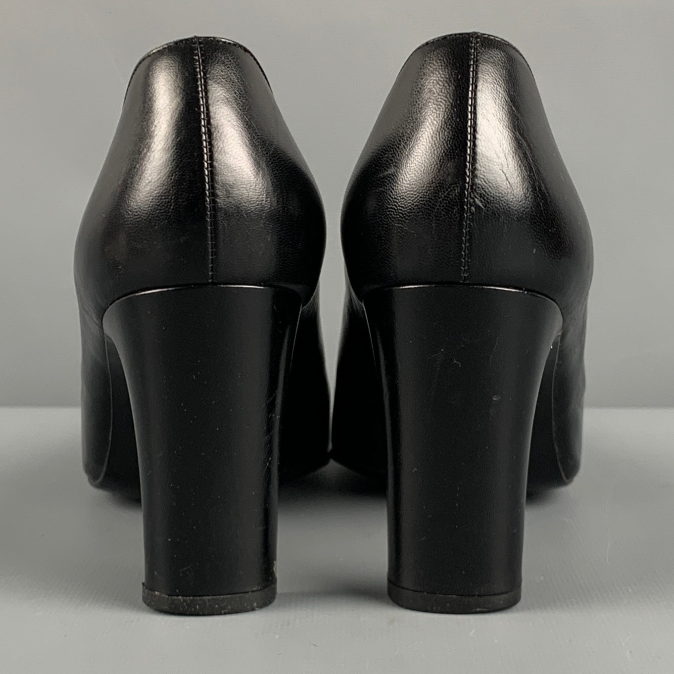 CHANEL Size 8 Black Leather Logo Classic Chunky Heel Pumps – Sui