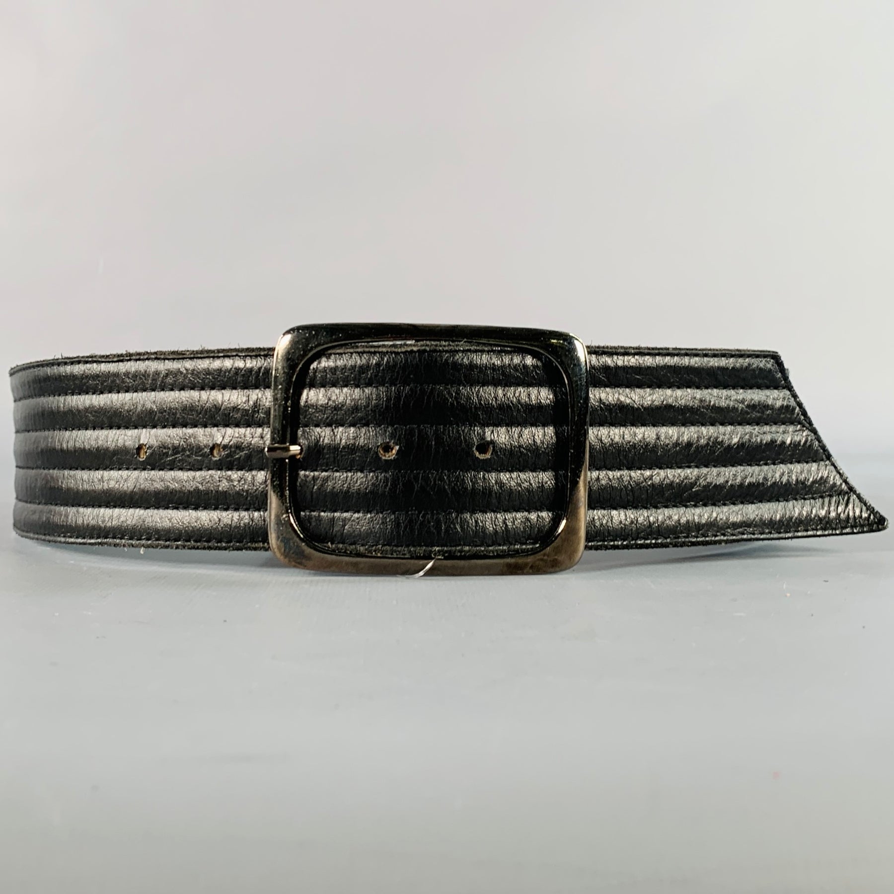 YVES SAINT LAURENT Size M Black Quilted Leather Belt YVES SAINT LAURENT Size M Black Quilted Leather Belt – Sui  main image 2