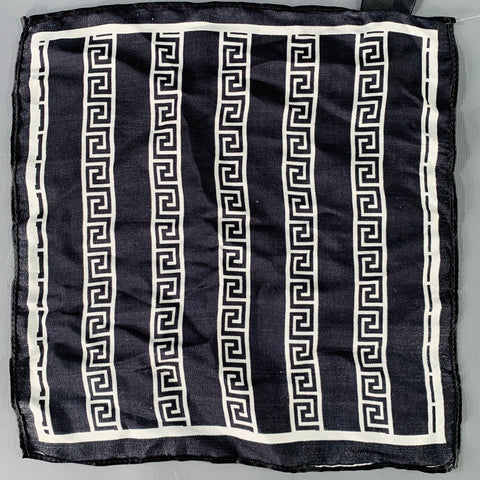 Pochette de costume VINTAGE en soie Grèca noire et blanche