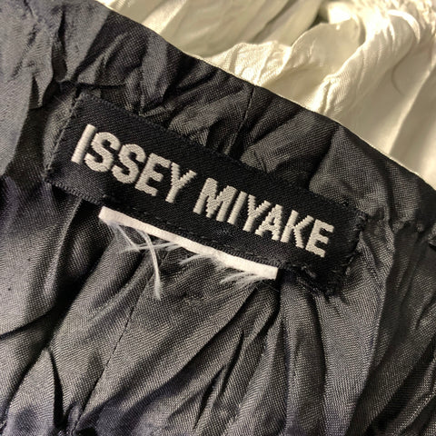 ISSEY MIYAKE Size M White Black Wrinkled Polyester Blend Vest Indoor