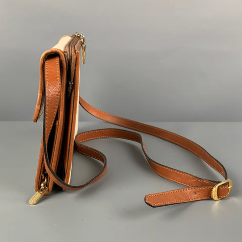 Vintage SALVATORE FERRAGAMO Beige Tan Ribbed Leather Cross Body Passport Handbag