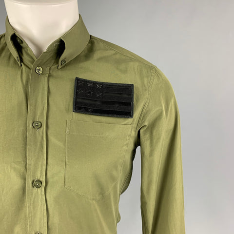 GIVENCHY SS 16 de Ricardo Tisci Talla M Camisa de manga larga con botones de algodón con bandera verde y negra