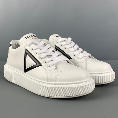 PRADA Talla 7.5 Zapatillas de deporte con cordones de cuero blanco